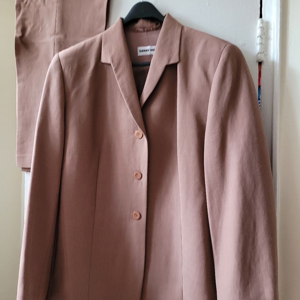 Size 12 - brown 2-piece pantsuit - somewhat vintage in design